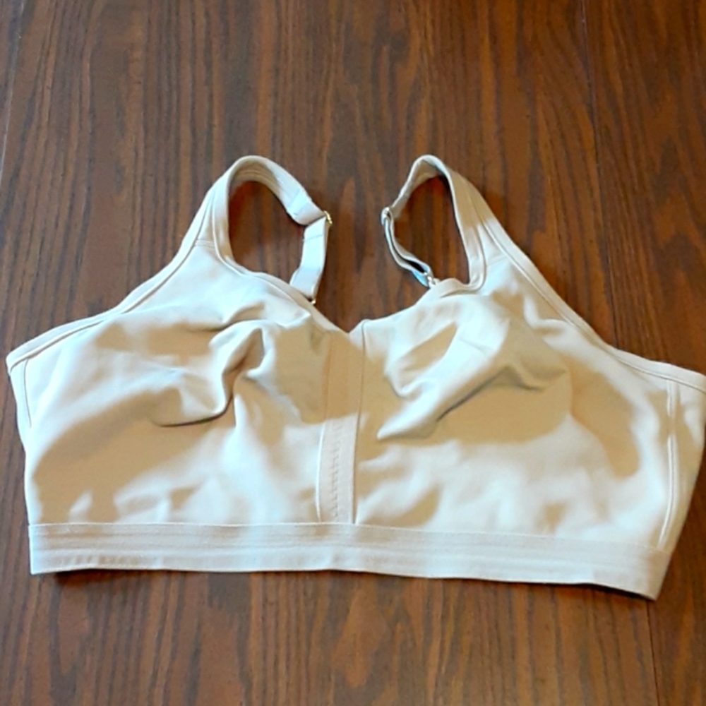 Full Coverage wireless bra - 42G
